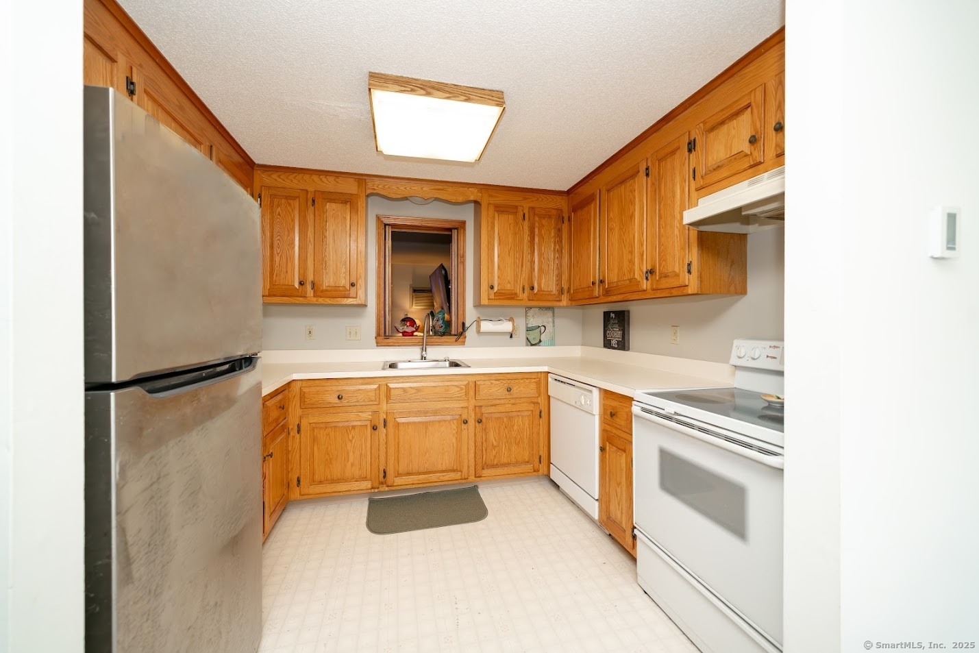 46 Edgewood Street #APT 37, Stafford, Connecticut image 3