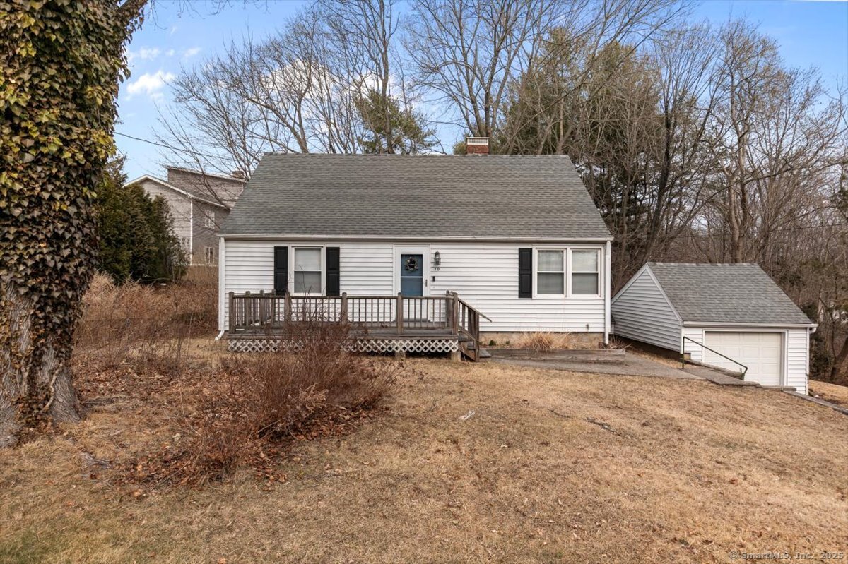 Harrison Road, North Branford, Connecticut - 3 Bedrooms  
2 Bathrooms  
5 Rooms - 