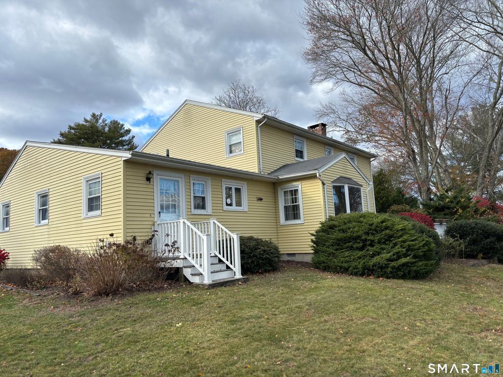 Photo of 5 Colonial Drive, East Lyme, CT 06333 (MLS # 24162212)