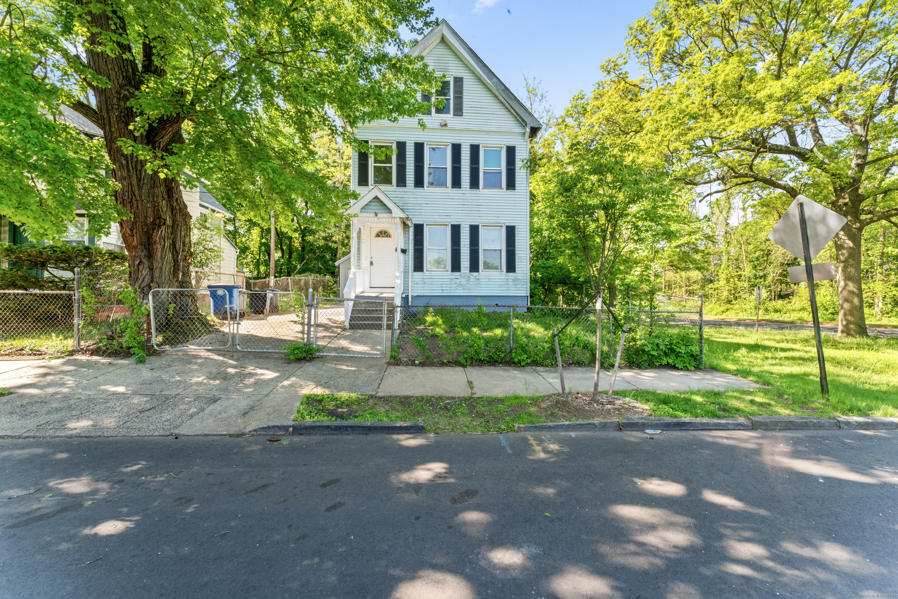 Property for Sale at Ford Street, New Haven, Connecticut - Bedrooms: 4 
Bathrooms: 3 
Rooms: 7  - $329,900