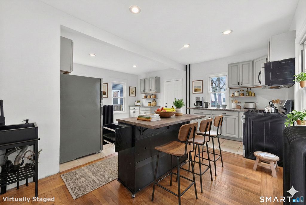 Photo of 201 Ivy Street, New Haven, CT 06511 (MLS # 24148110)