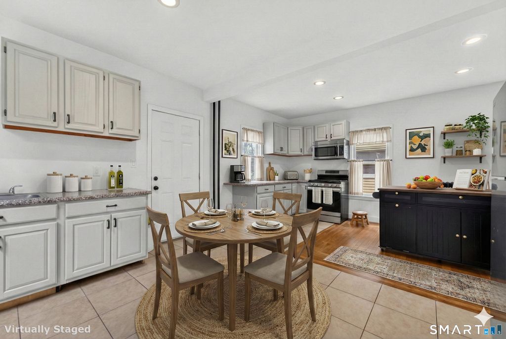 Photo of 201 Ivy Street, New Haven, CT 06511 (MLS # 24148110)