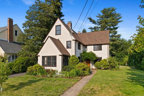 46 Auburn Road West Hartford CT 06119