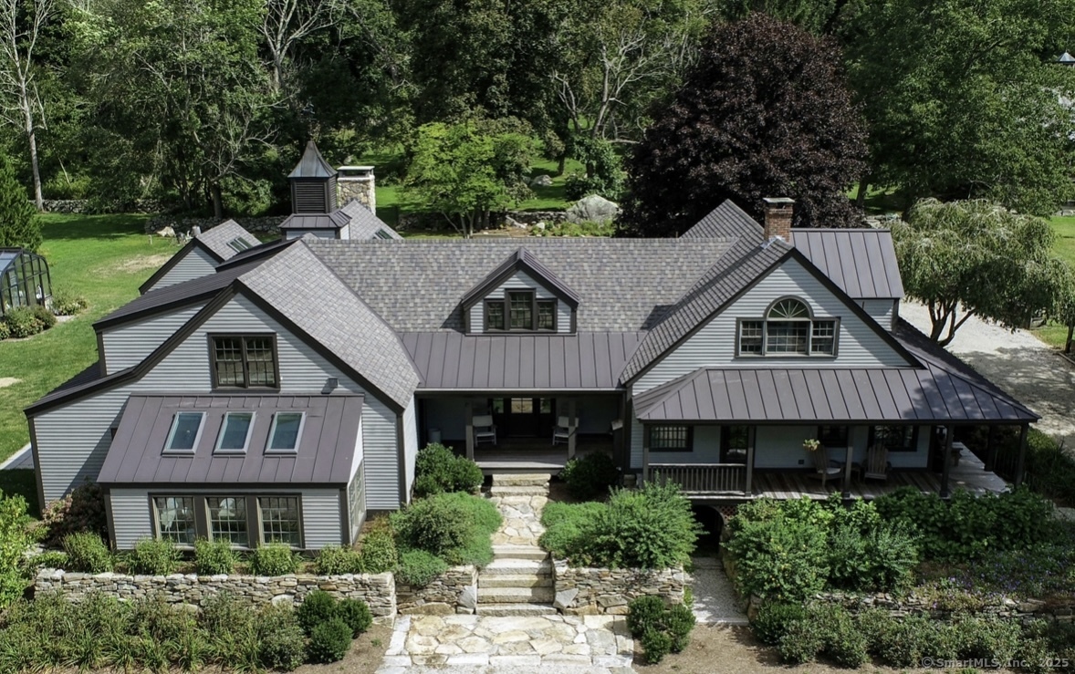 Cove Road, Stonington, Connecticut - 5 Bedrooms  
5 Bathrooms  
10 Rooms - 