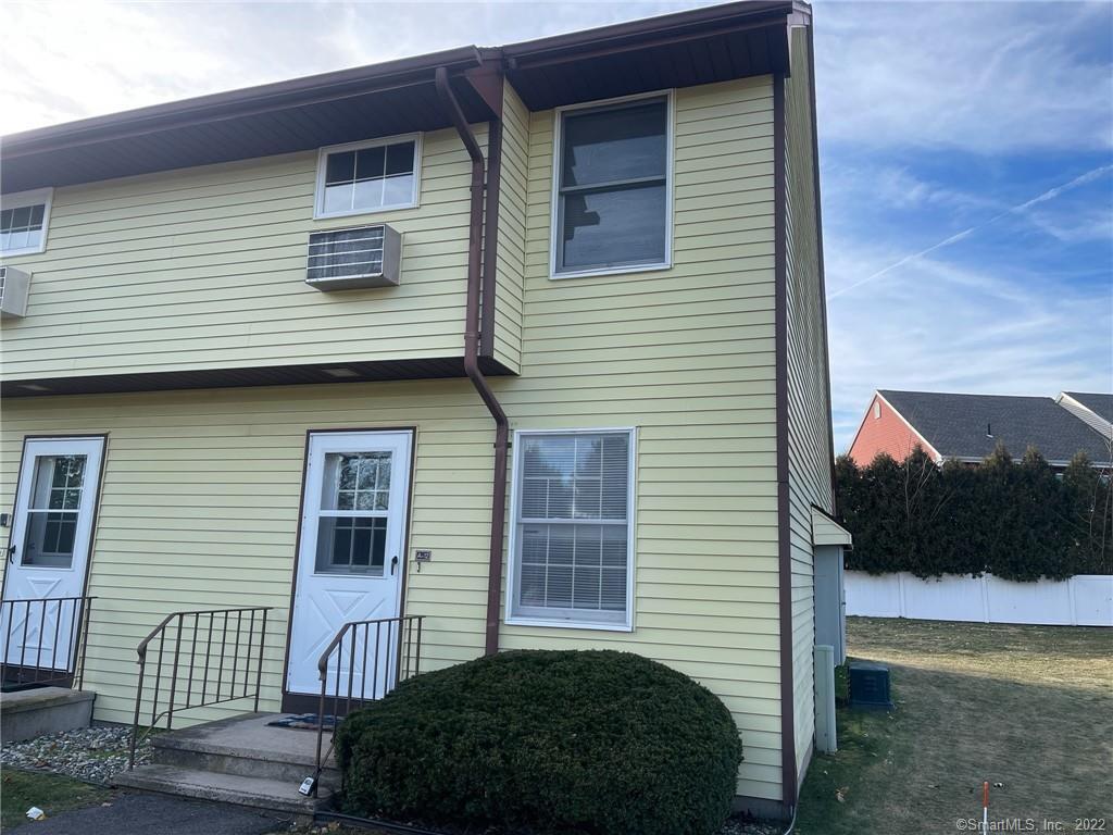 Rental Property at Hartford Turnpike Apt A12, Tolland, Connecticut - Bedrooms: 1 
Bathrooms: 2 
Rooms: 4  - $1,600 MO.