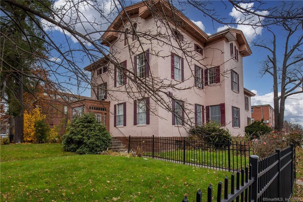 Hartford, Connecticut 06105, United States, ,Residential,Active,137726