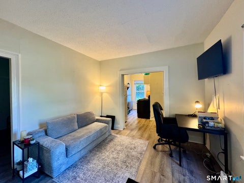 Multifamily For Rent - 115 N Turnpike Road #2<br/> New Haven County, Wallingford, CT 06492