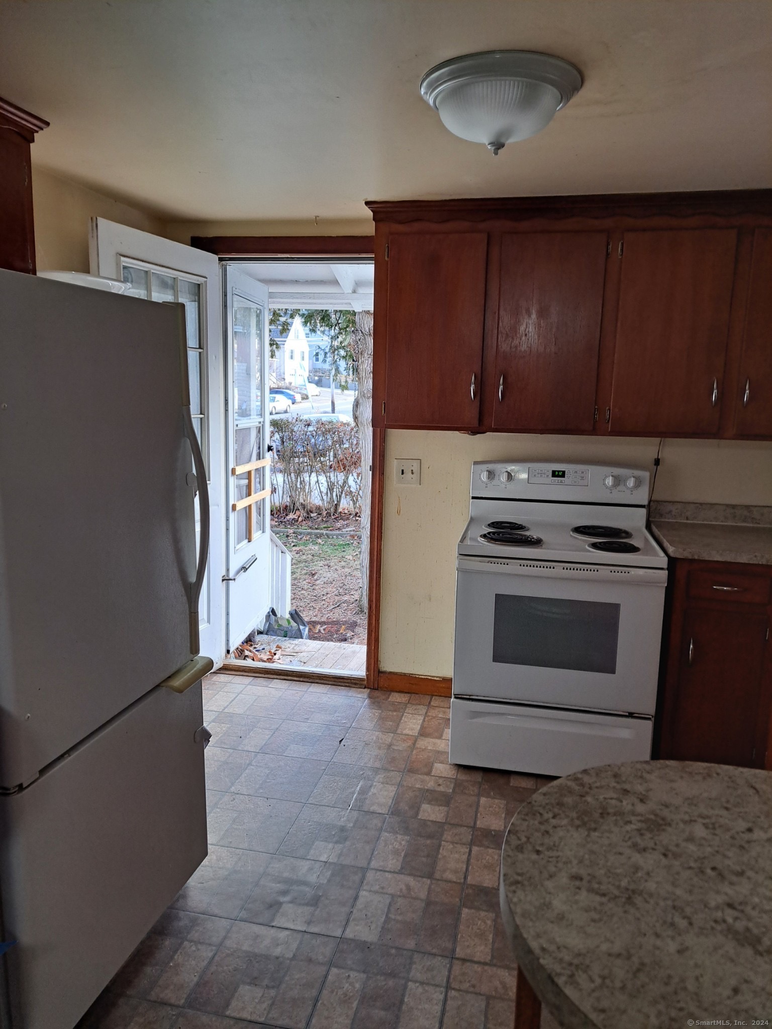 407 Laurel Hill Avenue, Norwich, Connecticut image 5