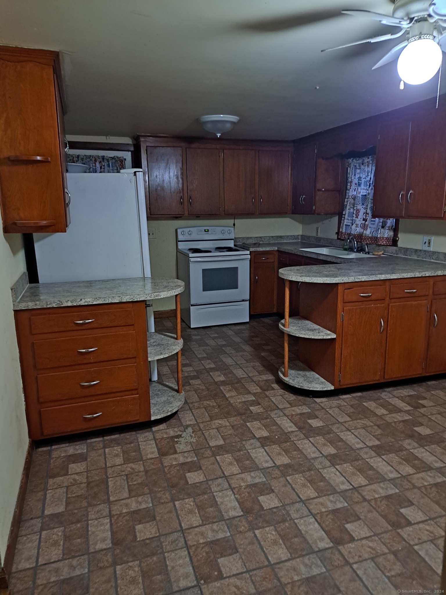 407 Laurel Hill Avenue, Norwich, Connecticut image 2
