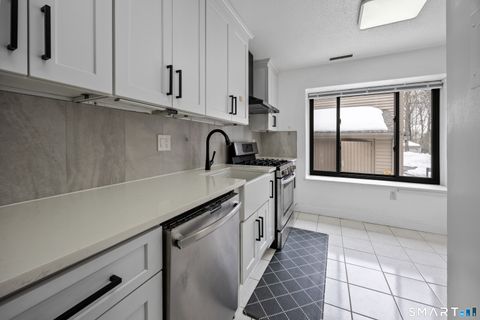 Tiny photo for 32 Farmington Chase Crescent #32, Farmington, CT 06032 (MLS # 24155238)