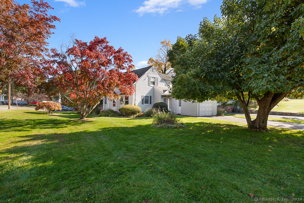 Photo 1 of 91 River View Drive, Stamford, Connecticut, $679,000, Web #: 24006259