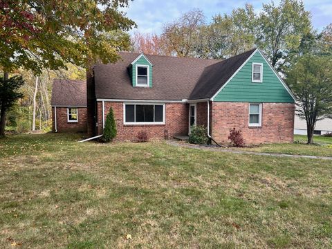 Photo of 70 Tunxis Avenue, Bloomfield, CT 06002 (MLS # 24134534)