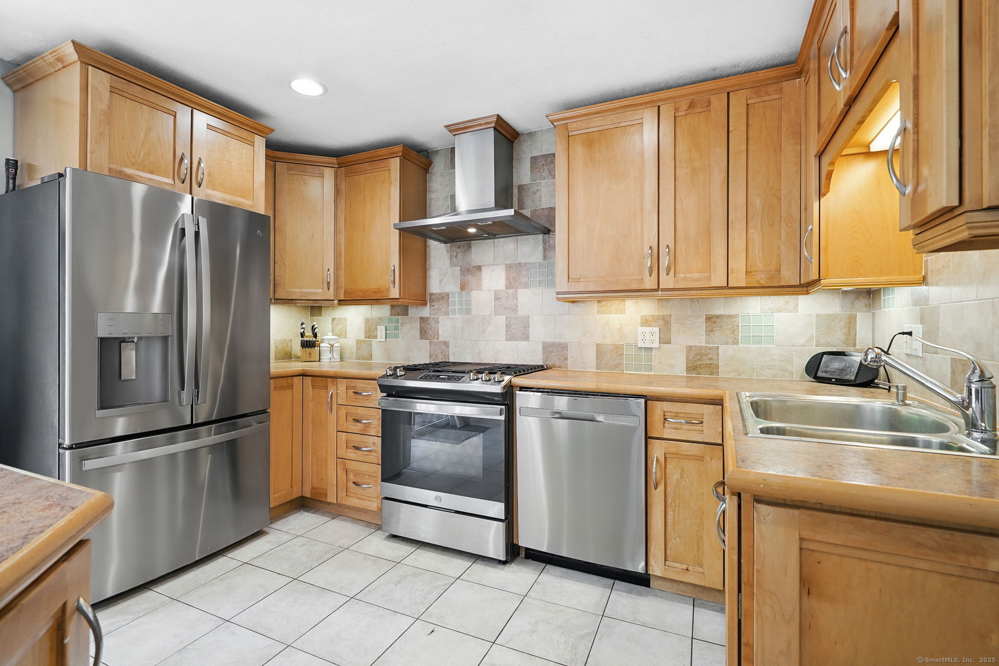 9 Waterhorse Brook Drive, Bethel, Connecticut image 9