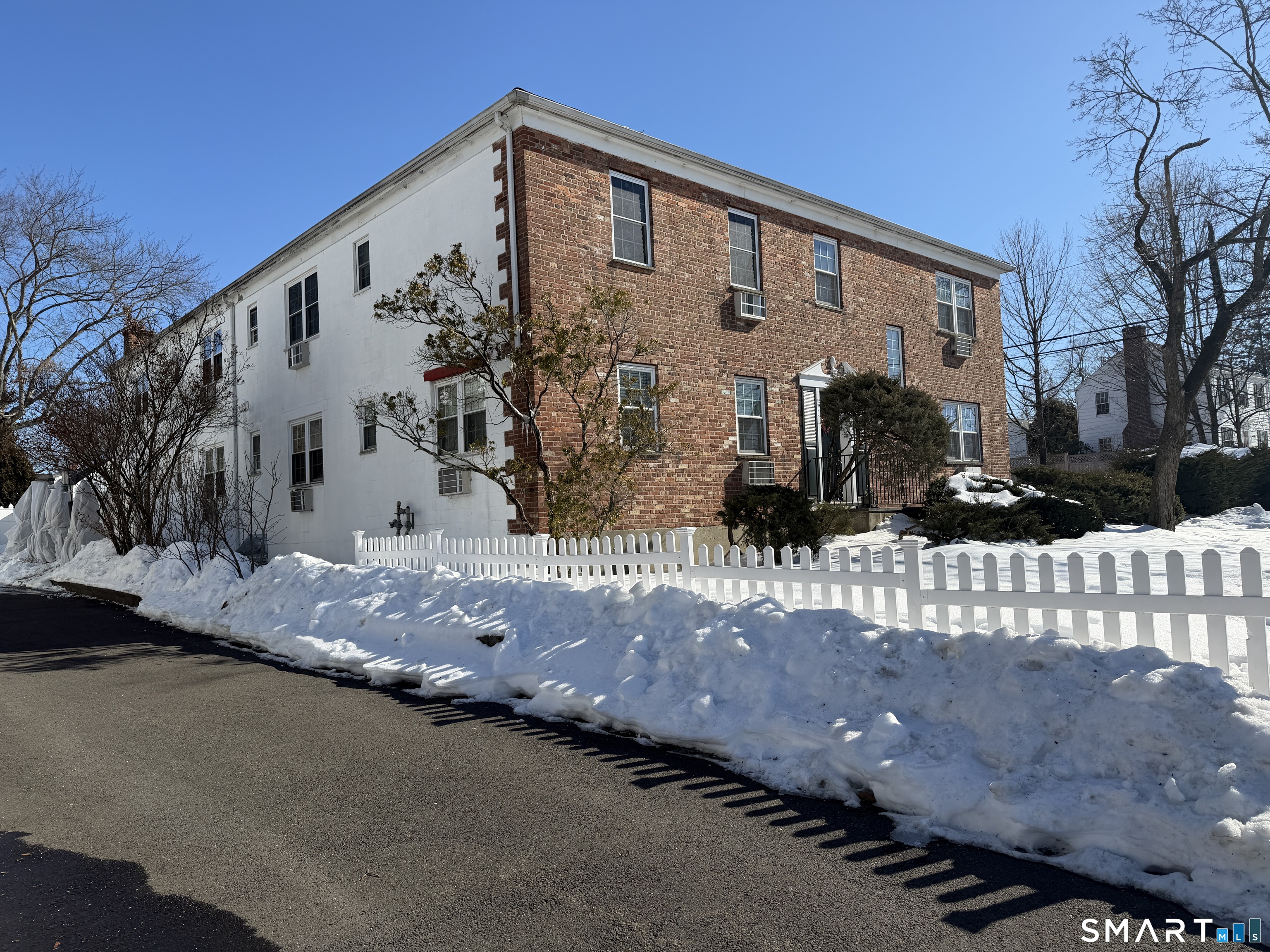 11 Belltown Road APT 1