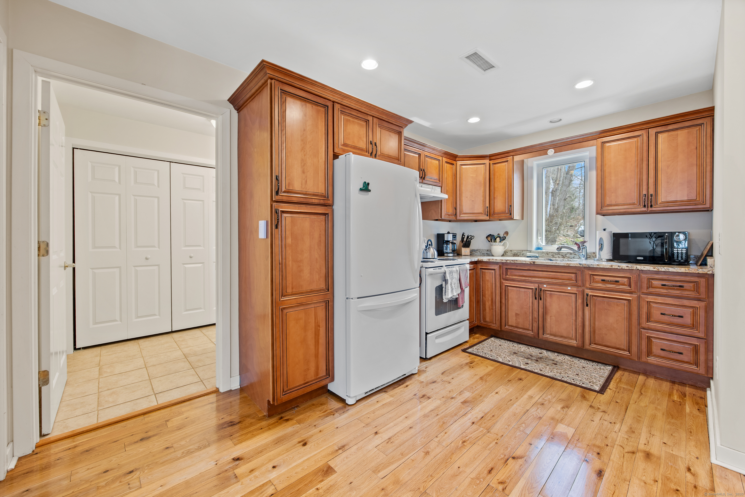 65 N Main Street, Essex, Connecticut image 2