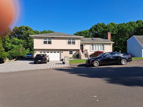 Single Family Residence in Waterbury CT 115 Kendall Circle.jpg