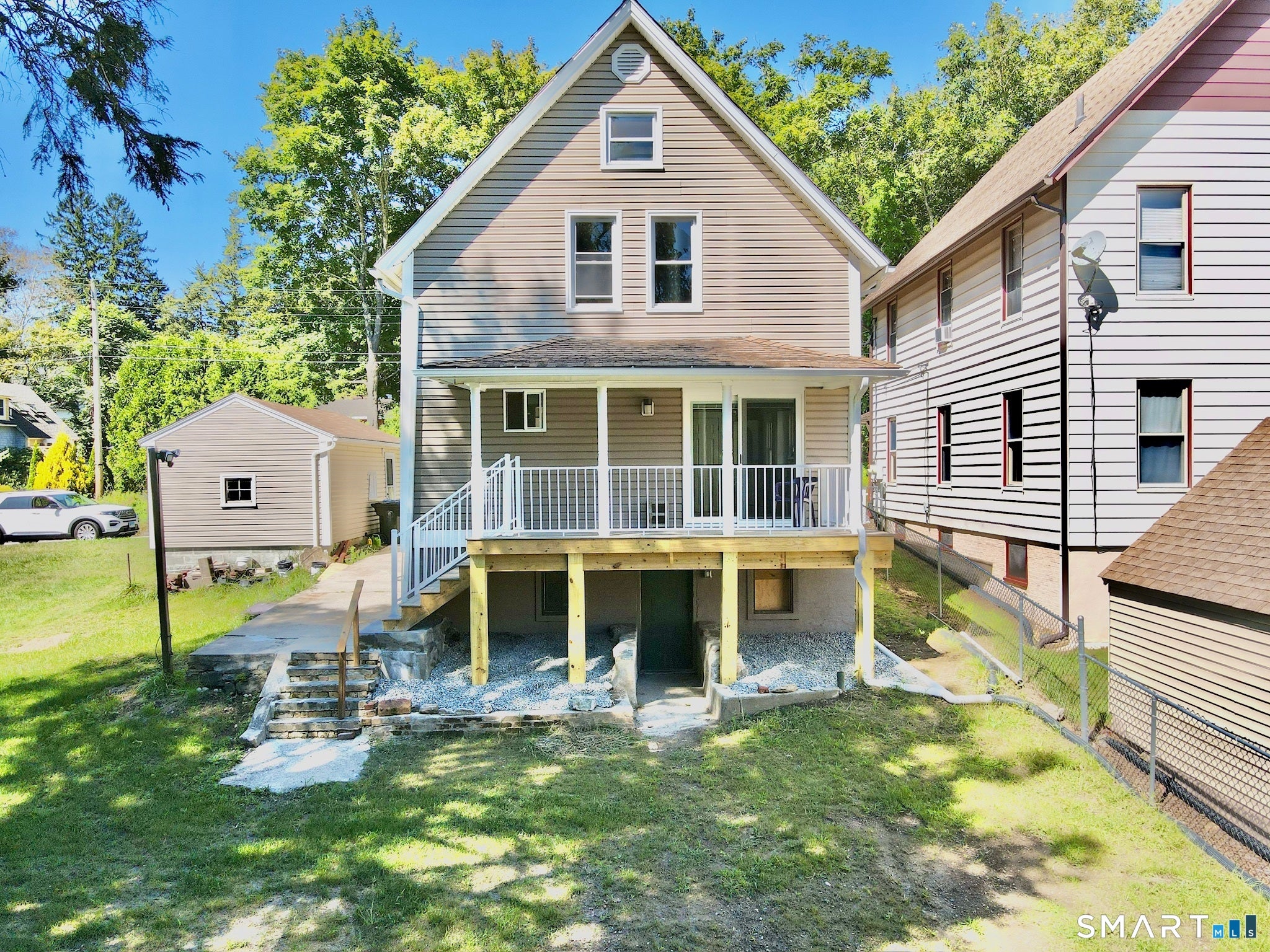 9 Daniel Street