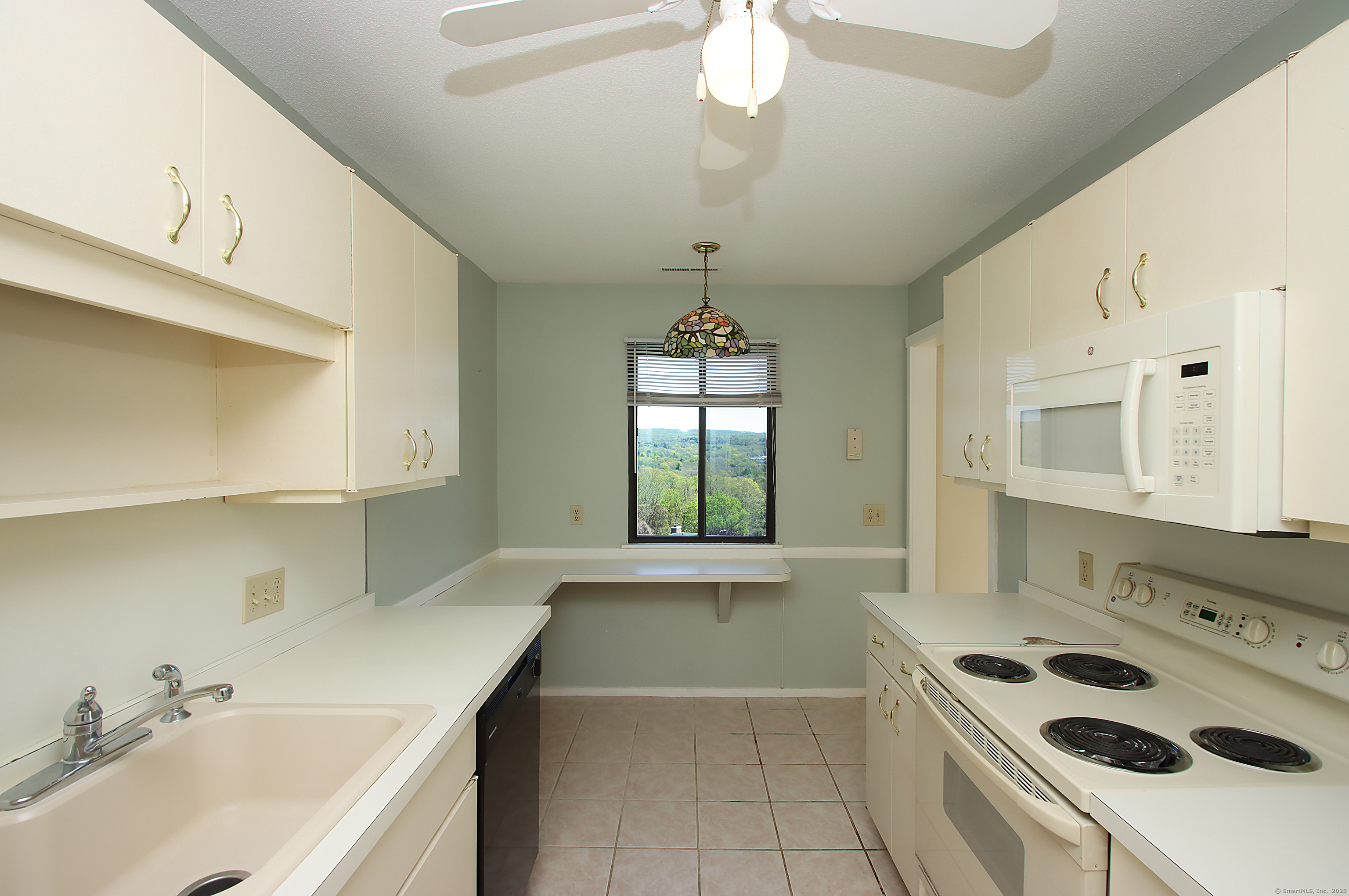 225 South Durkee Hill Lane #E, Southbury, Connecticut image 13