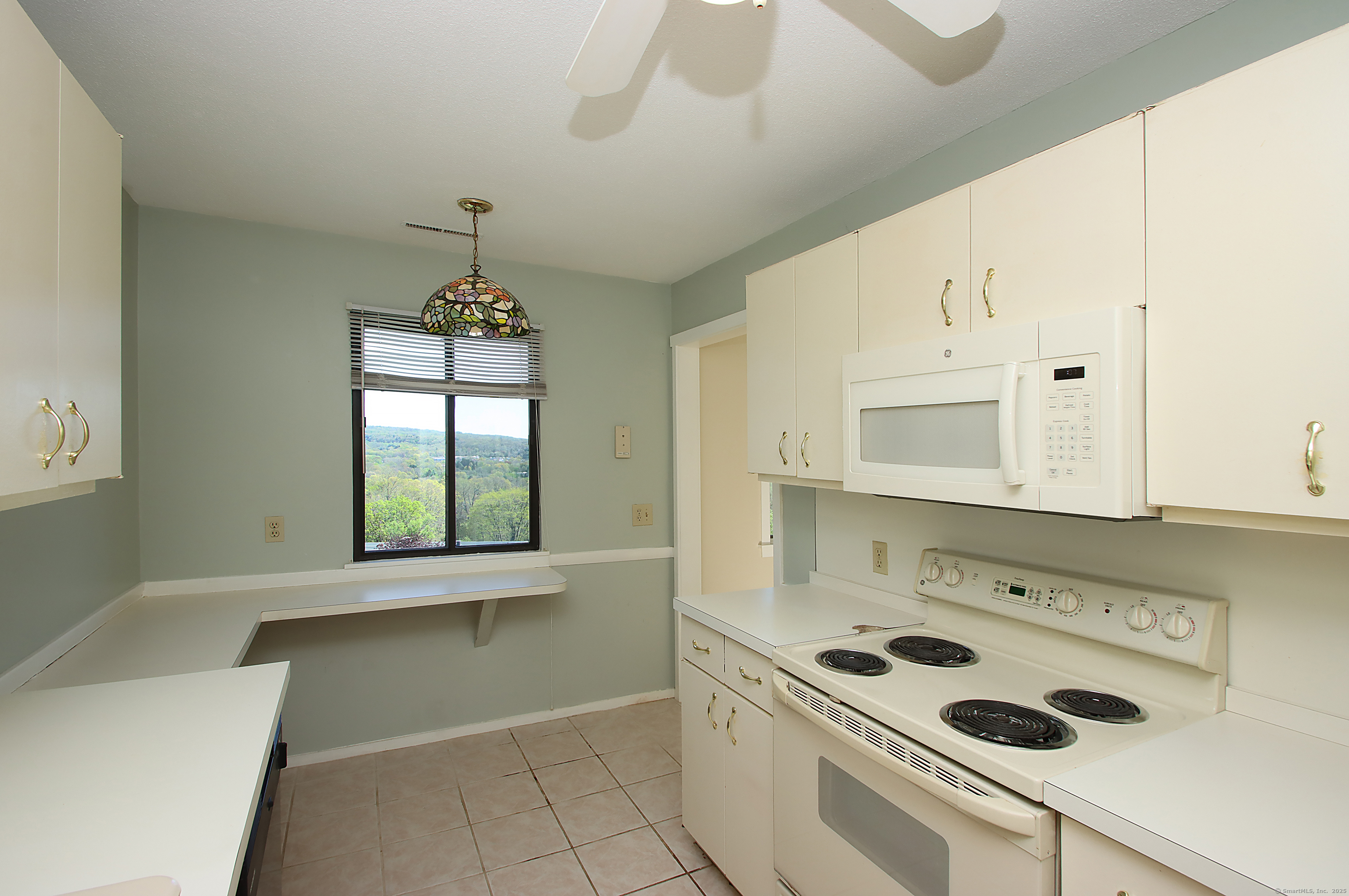 225 South Durkee Hill Lane #E, Southbury, Connecticut image 11