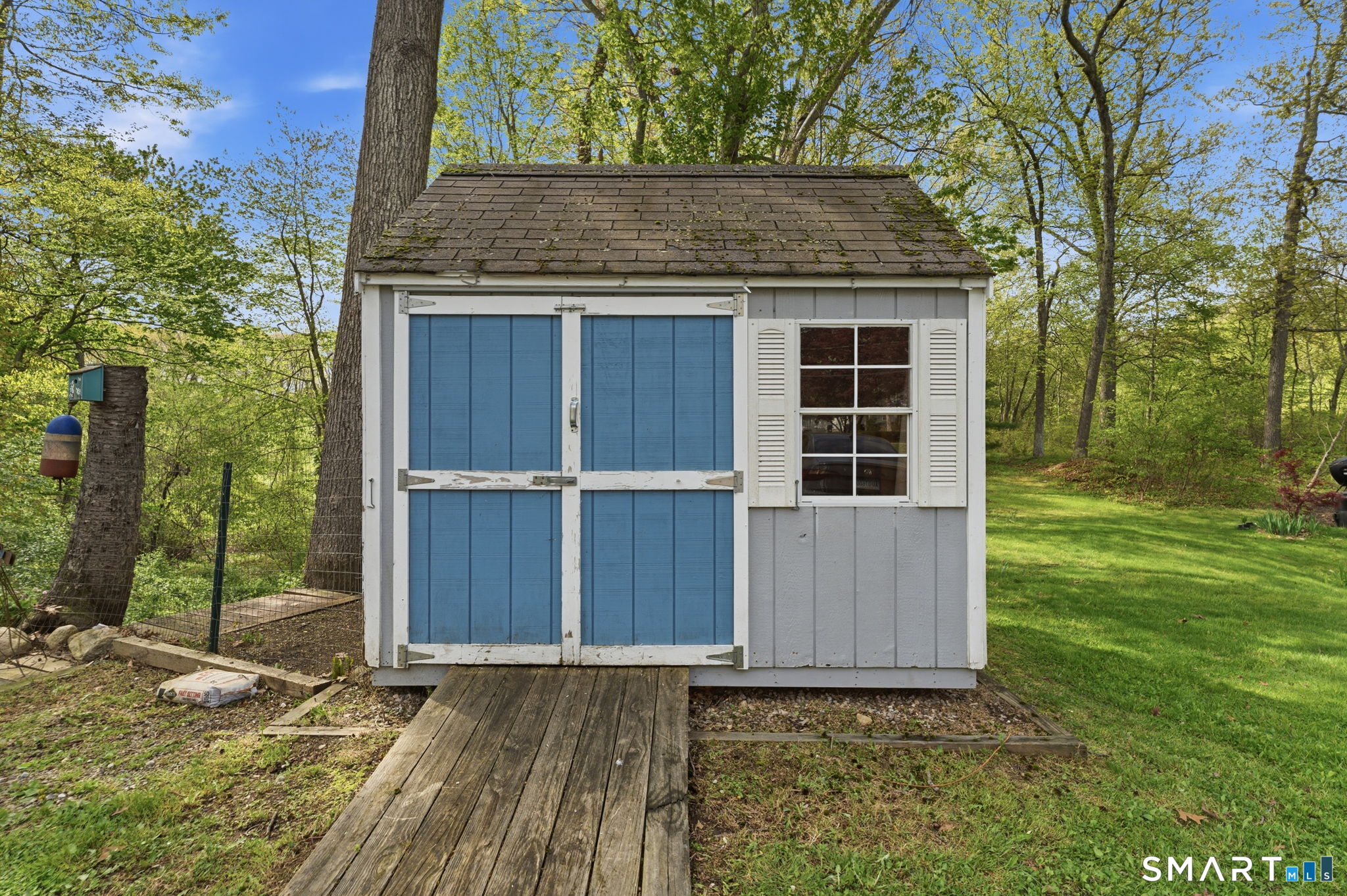 25 Forest Road