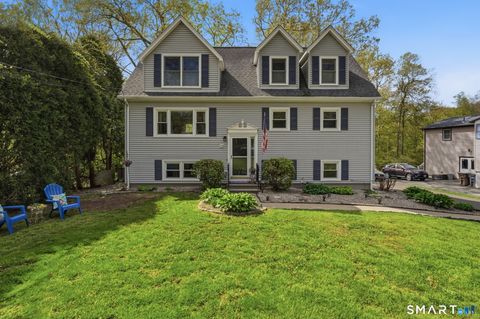 Photo of 25 Forest Road, East Lyme, CT 06357 (MLS # 24174707)
