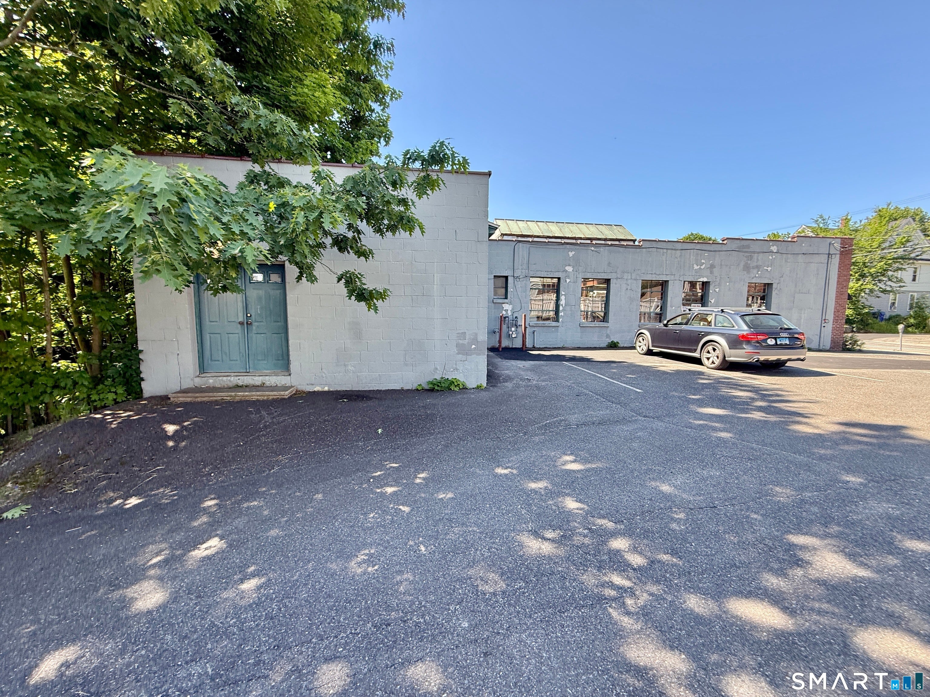 372 Main Street