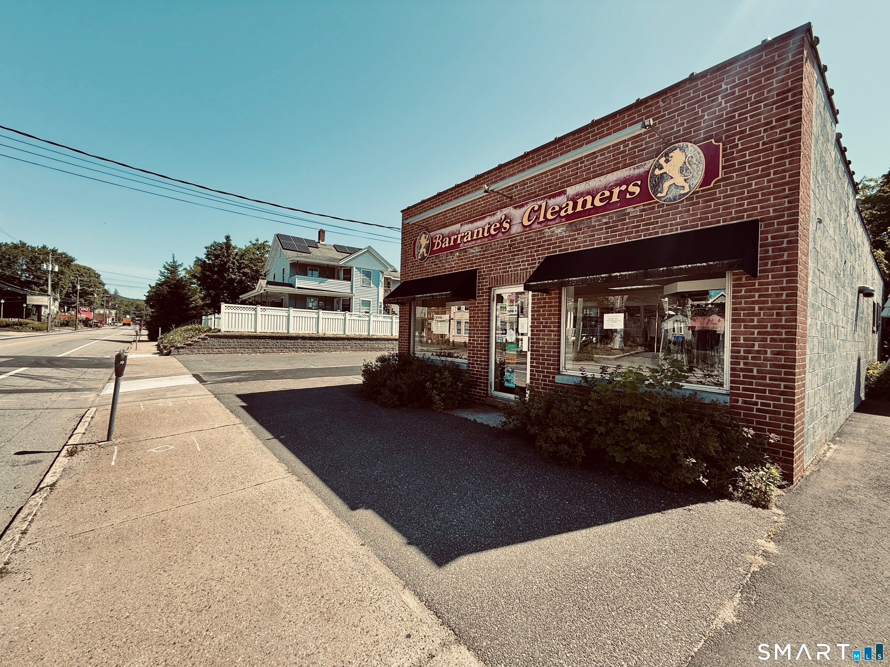 372 Main Street