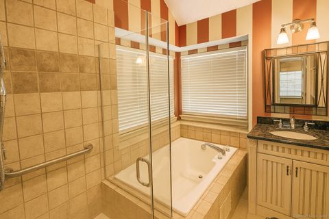 Tiny photo for 28 Edgewood Court #28, Simsbury, CT 06070 (MLS # 24174525)