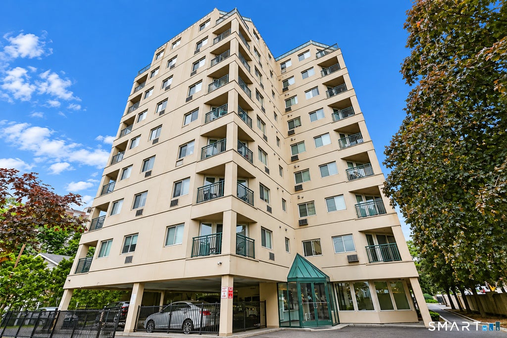 Photo of 104 North Street #404, Stamford, CT 06902 (MLS # 24214061)