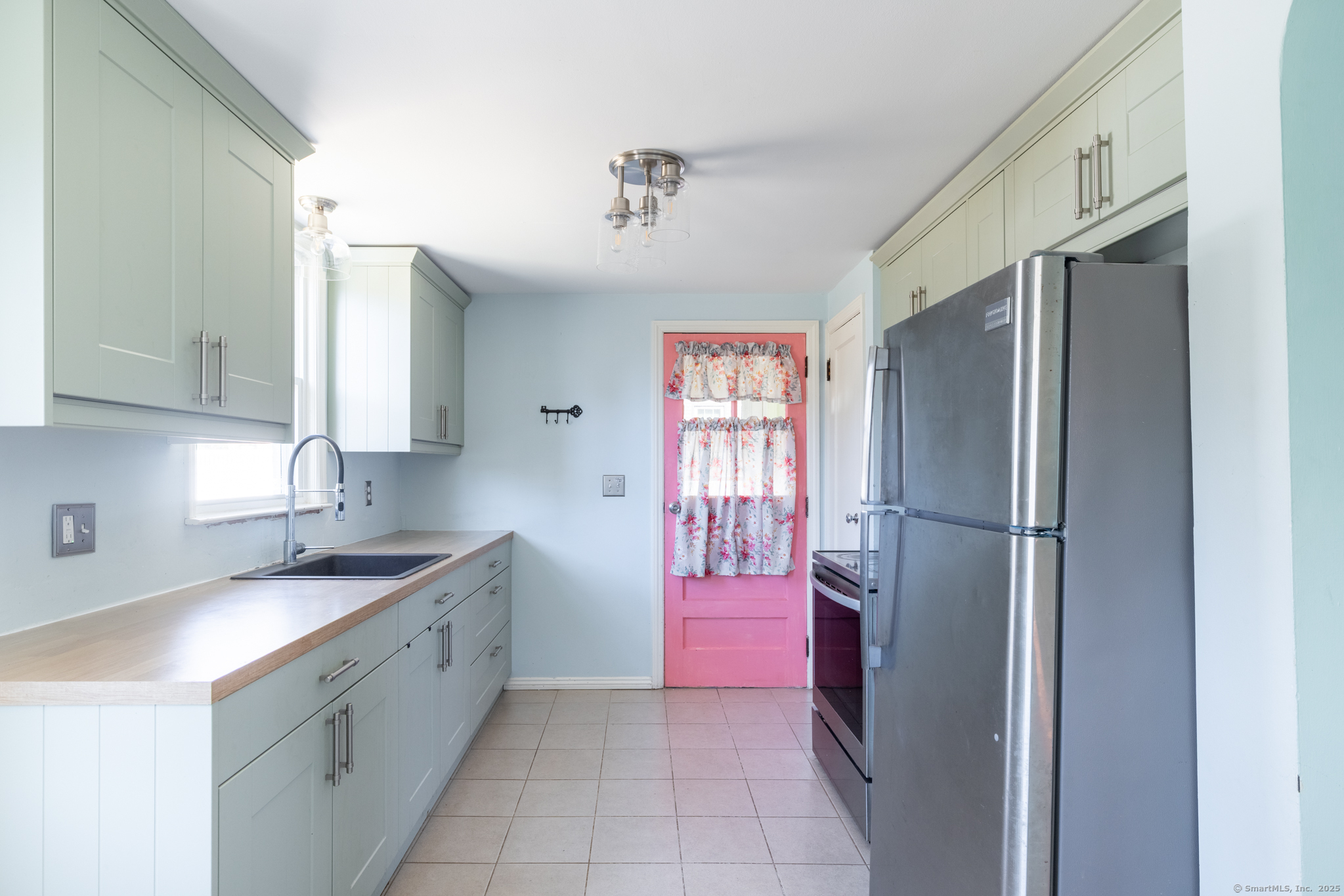 86 Lois Street, Bristol, Connecticut image 8