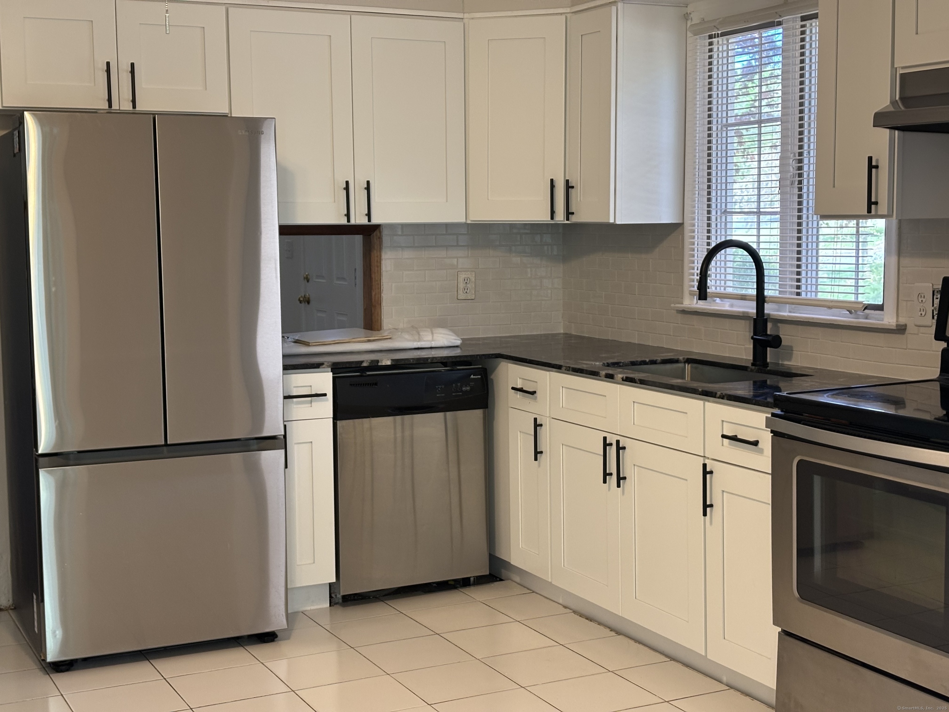 69 Bassett Road, North Haven, Connecticut image 6