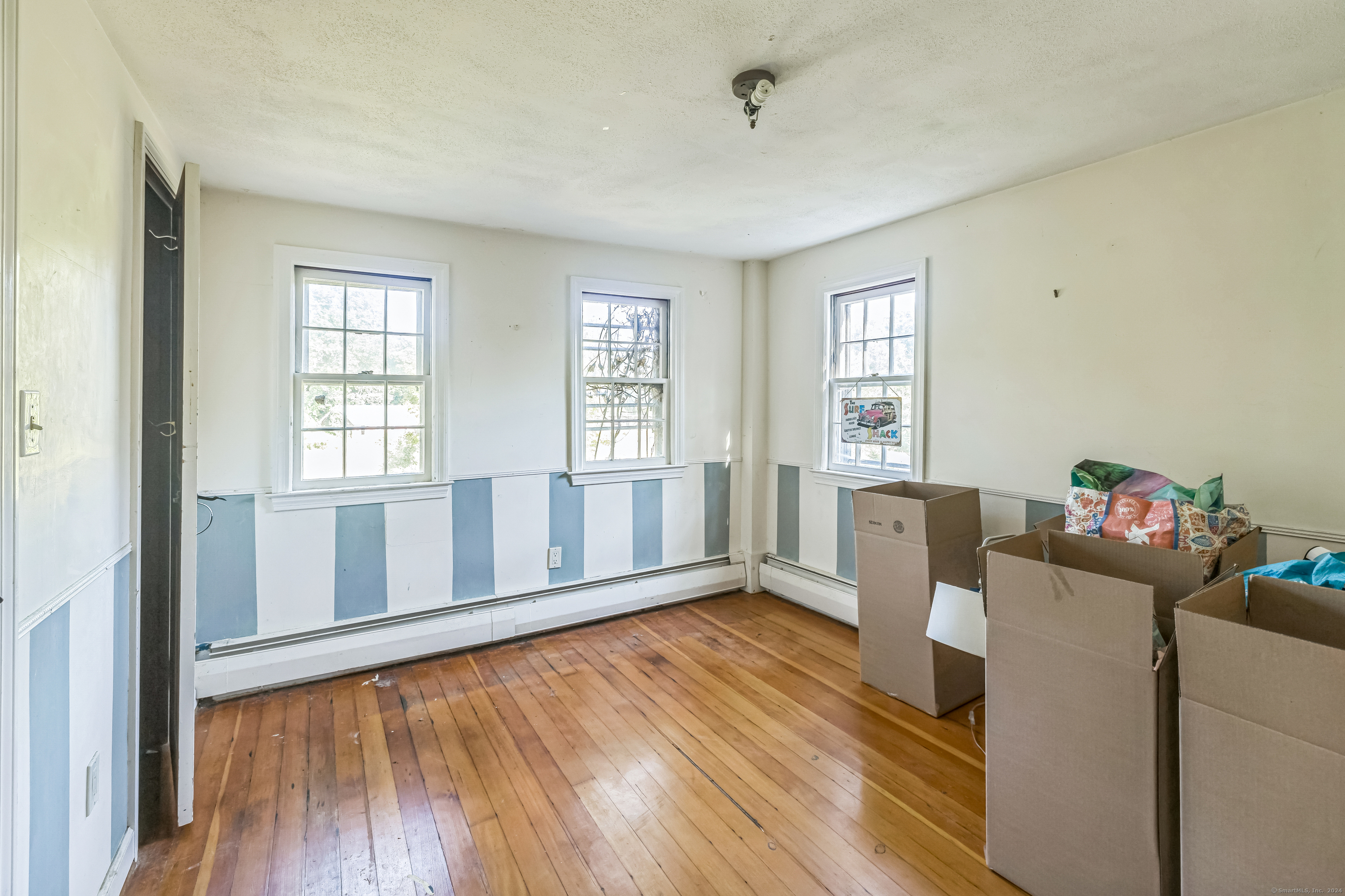 Photo 15 of 26 of 40 Holcomb Street house
