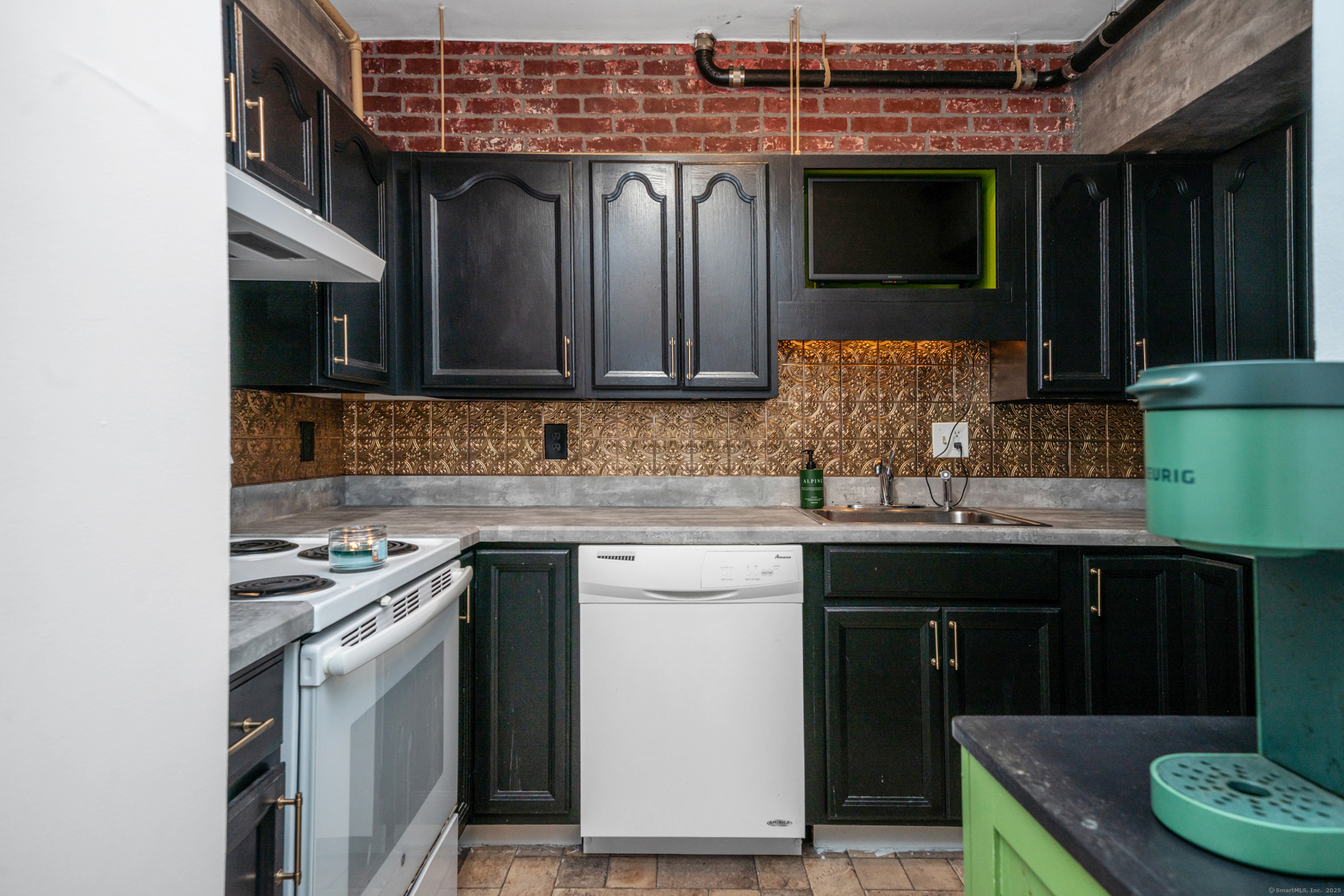 68 Thermos Avenue #112G, Norwich, Connecticut image 18