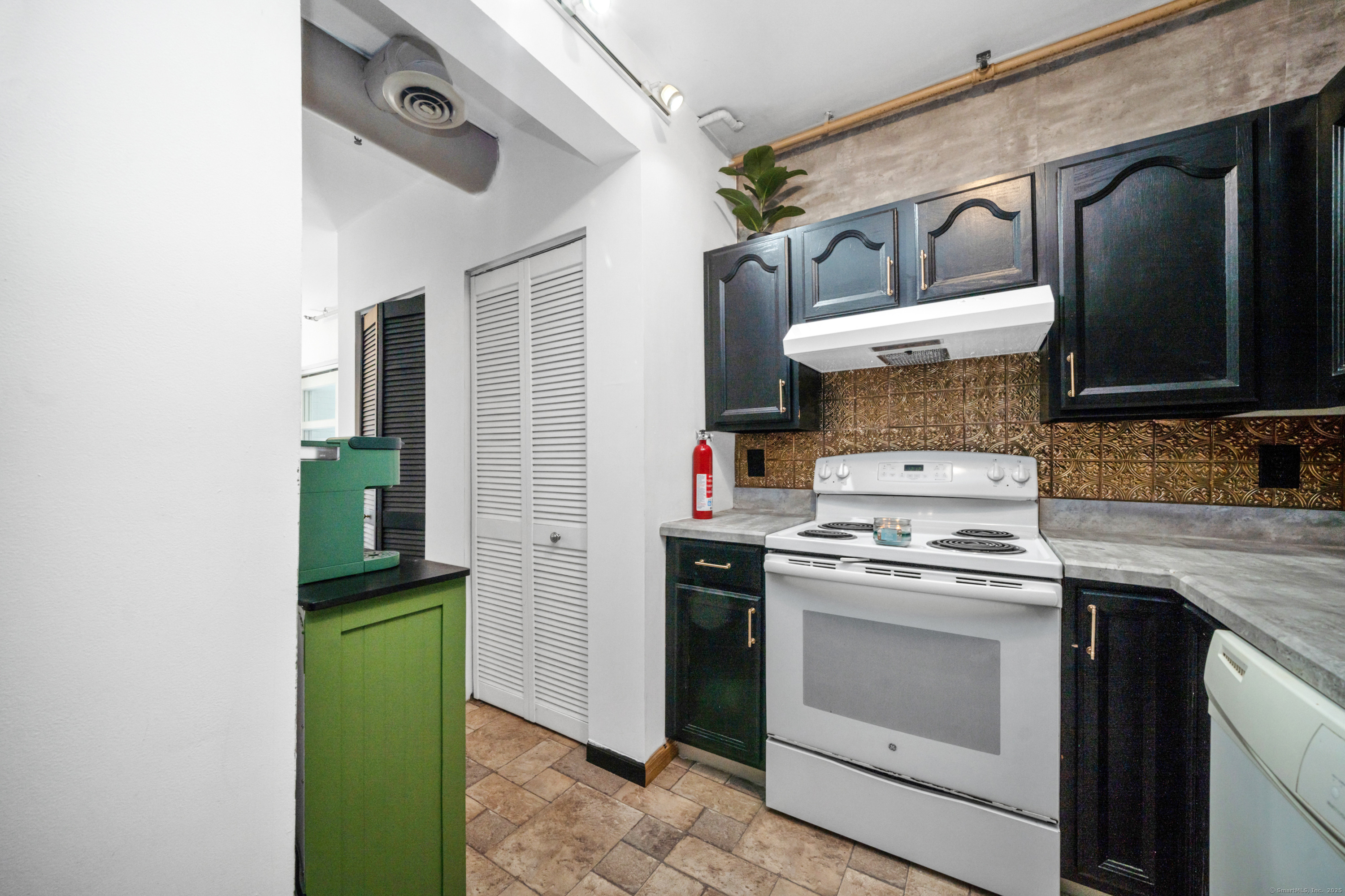68 Thermos Avenue #112G, Norwich, Connecticut image 20