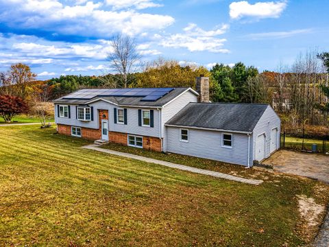 Photo of 417 Dugg Hill Road, Woodstock, CT 06281 (MLS # 24137161)