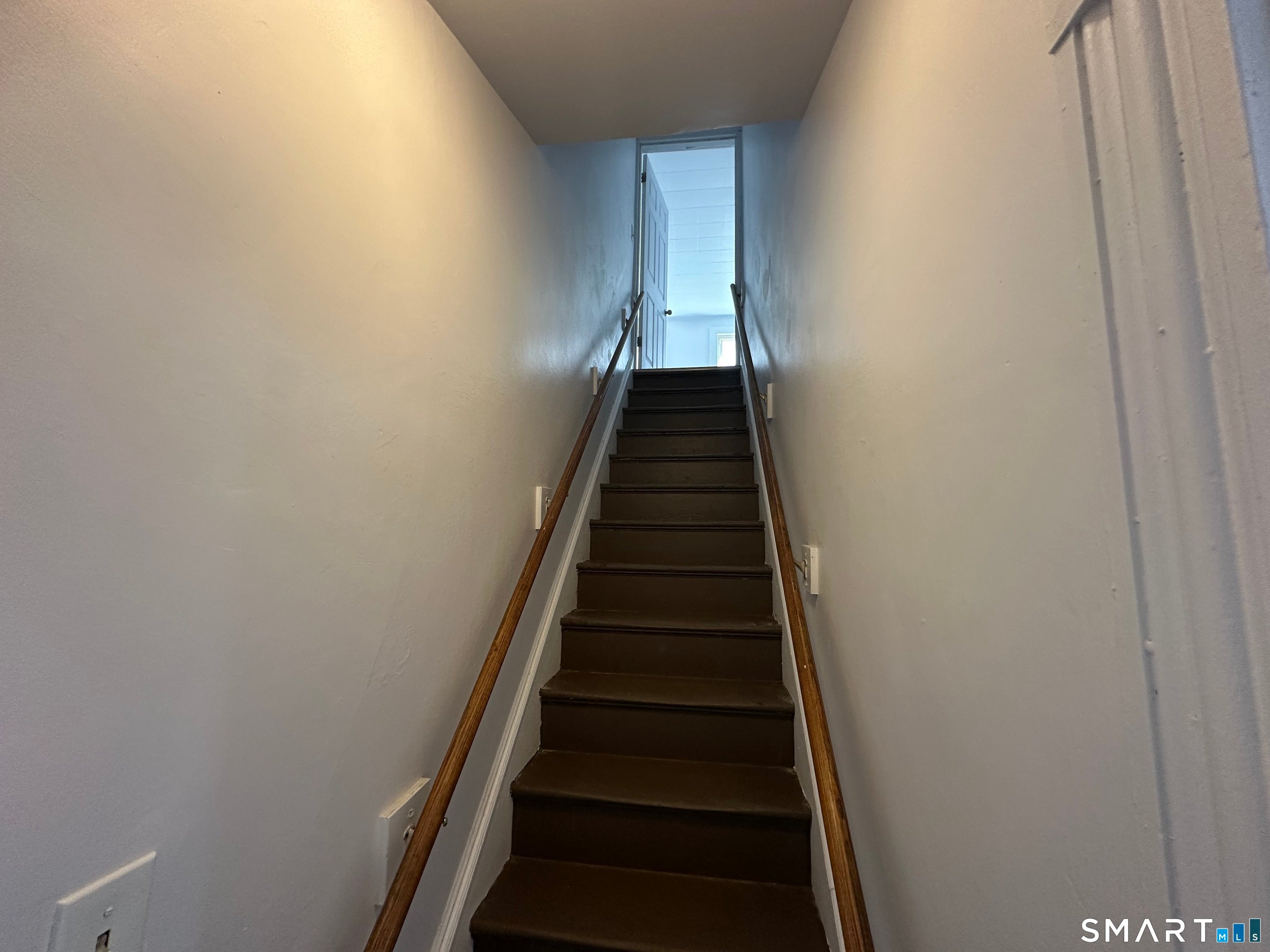 7 Hill Street 2