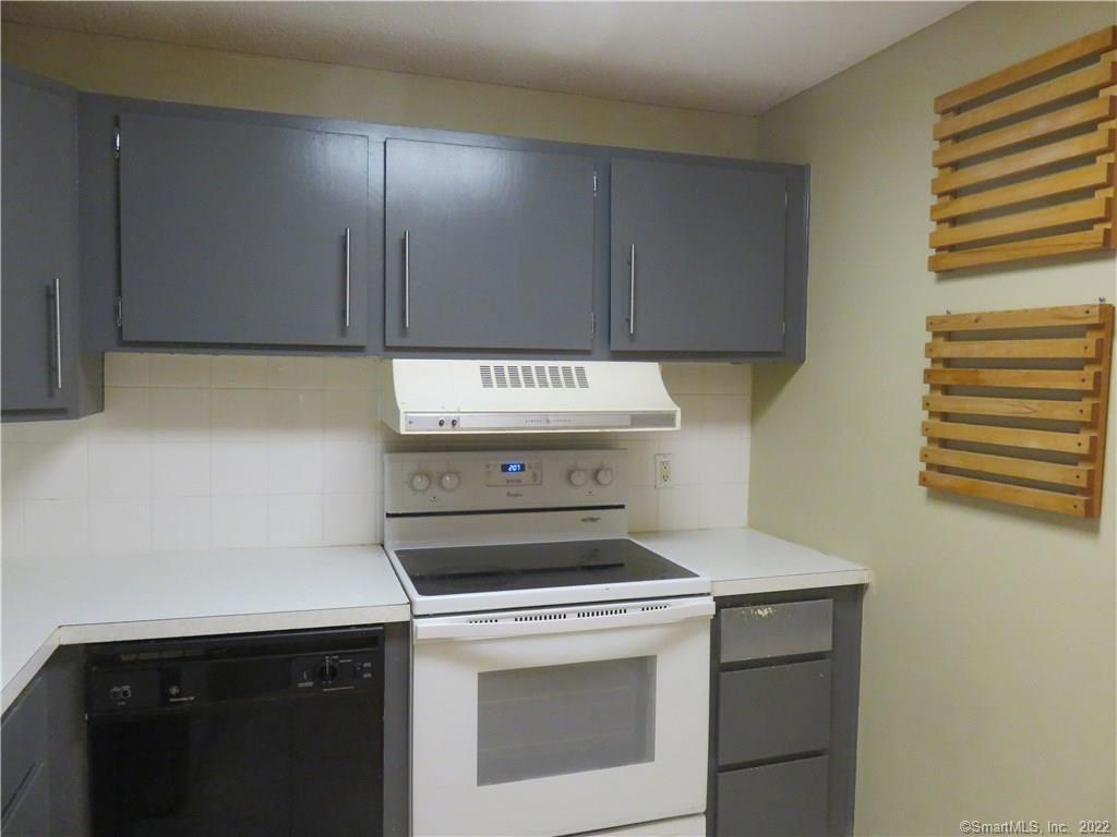 Avon, Connecticut 06001, United States, 1 Bedroom Bedrooms, ,1 BathroomBathrooms,Residential,Active,226743