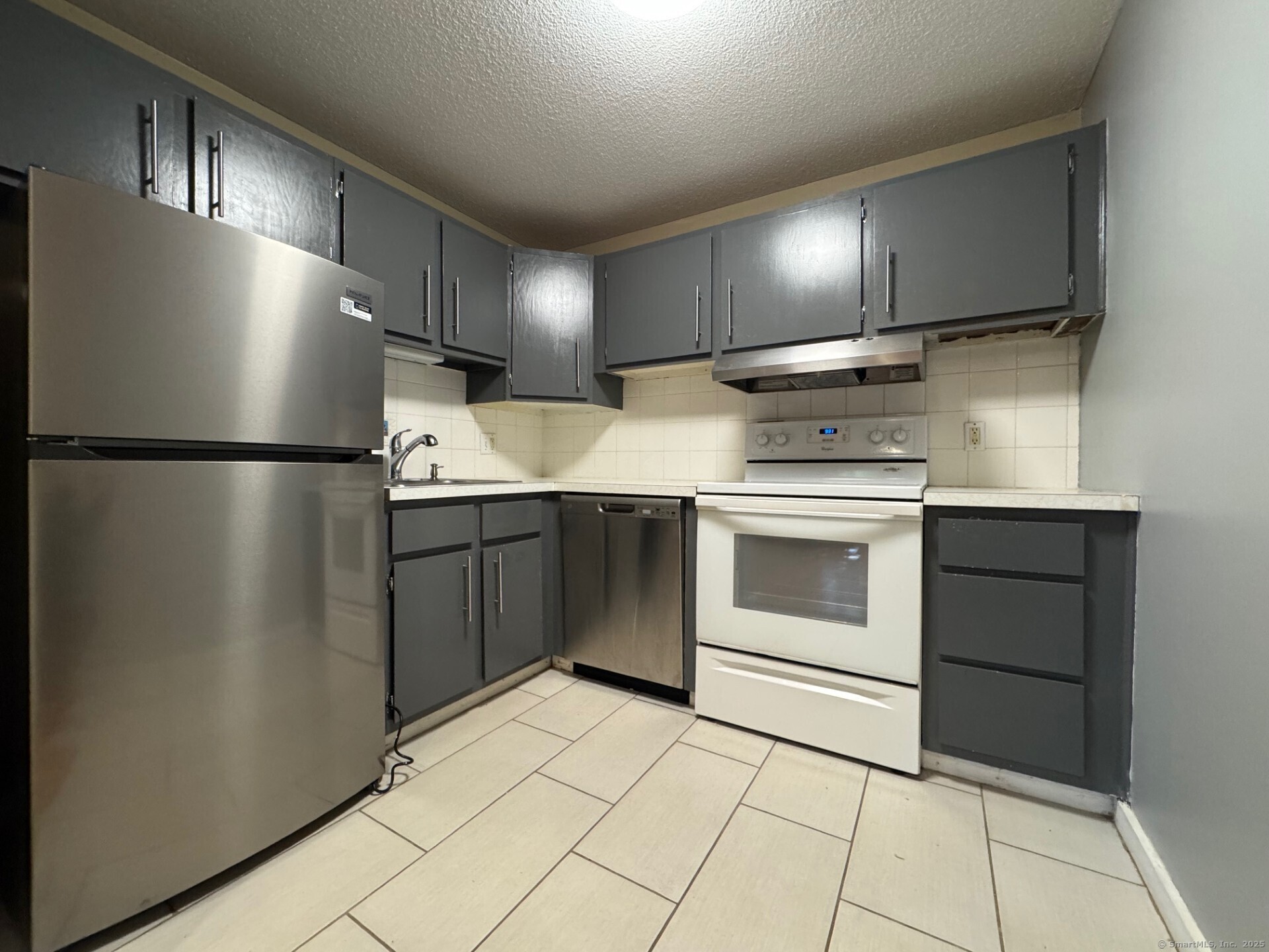 Avon, Connecticut 06001, United States, 1 Bedroom Bedrooms, ,1 BathroomBathrooms,Residential,Active,226743