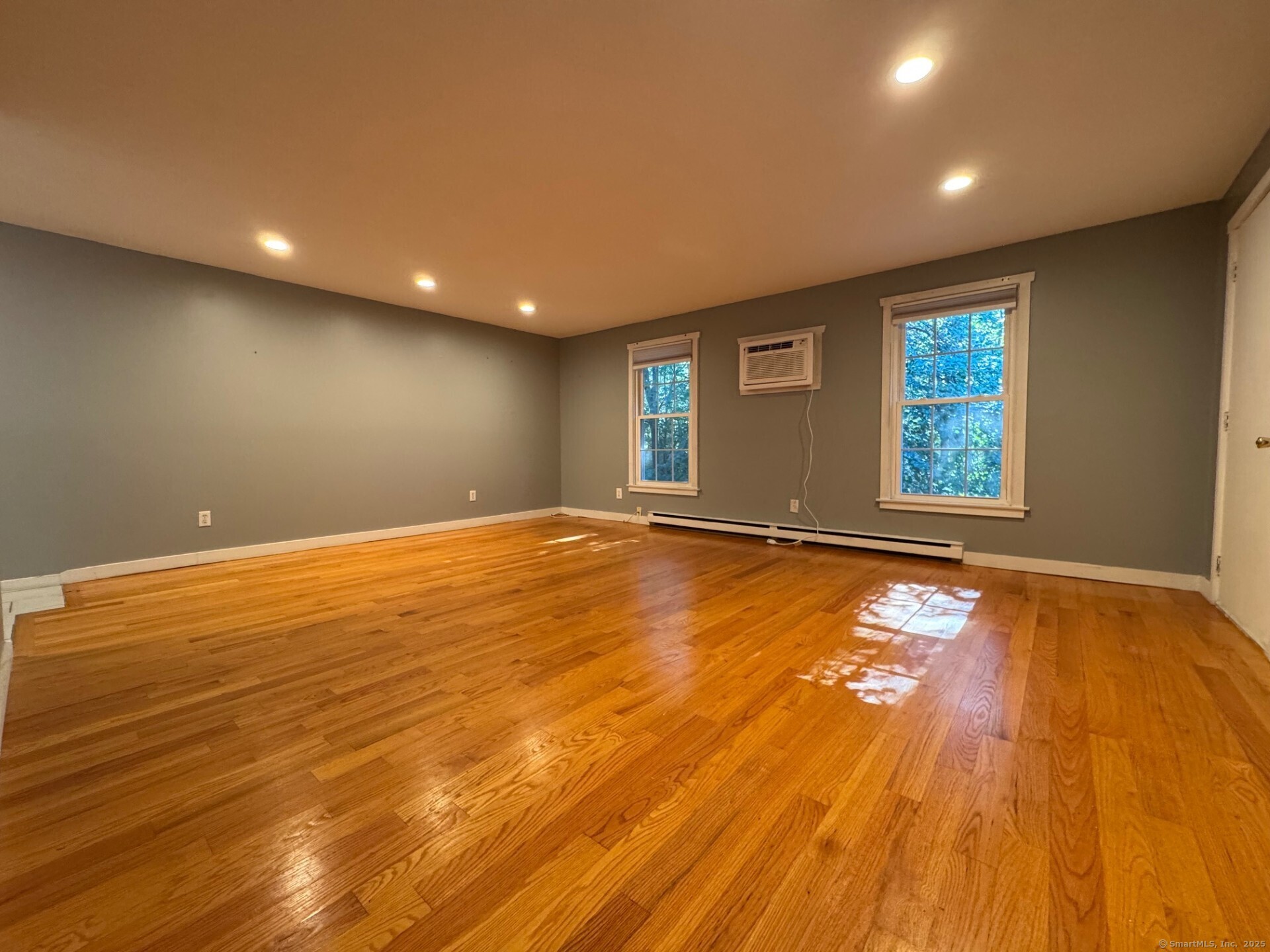 Avon, Connecticut 06001, United States, 1 Bedroom Bedrooms, ,1 BathroomBathrooms,Residential,Active,226743