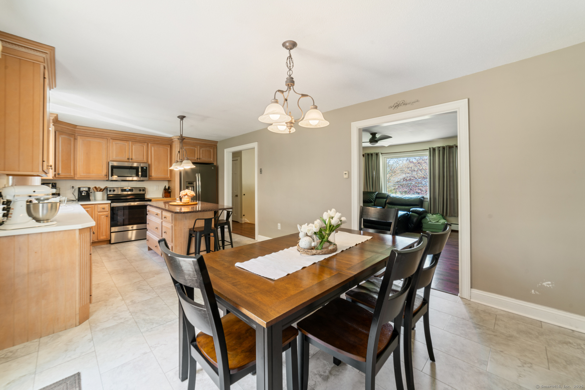 35 Patricia Lane, Wolcott, Connecticut image 5