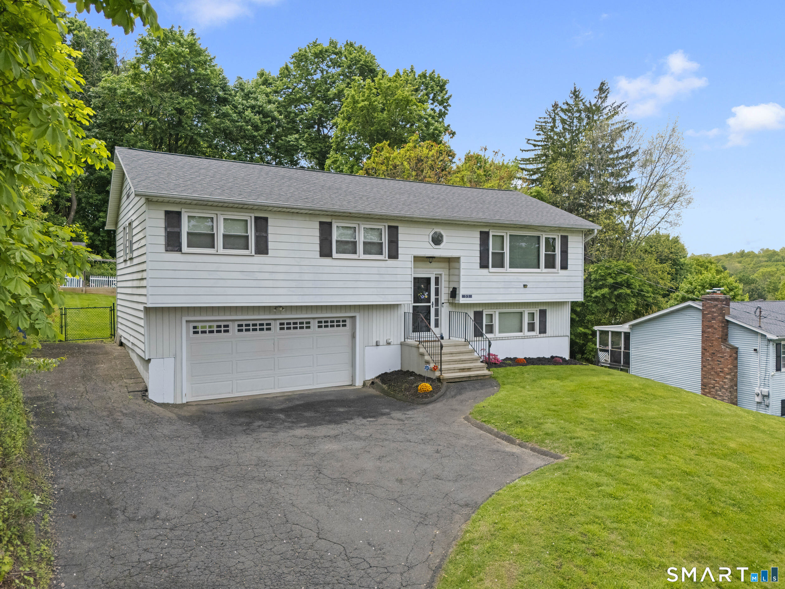 55 Hoyts Hill