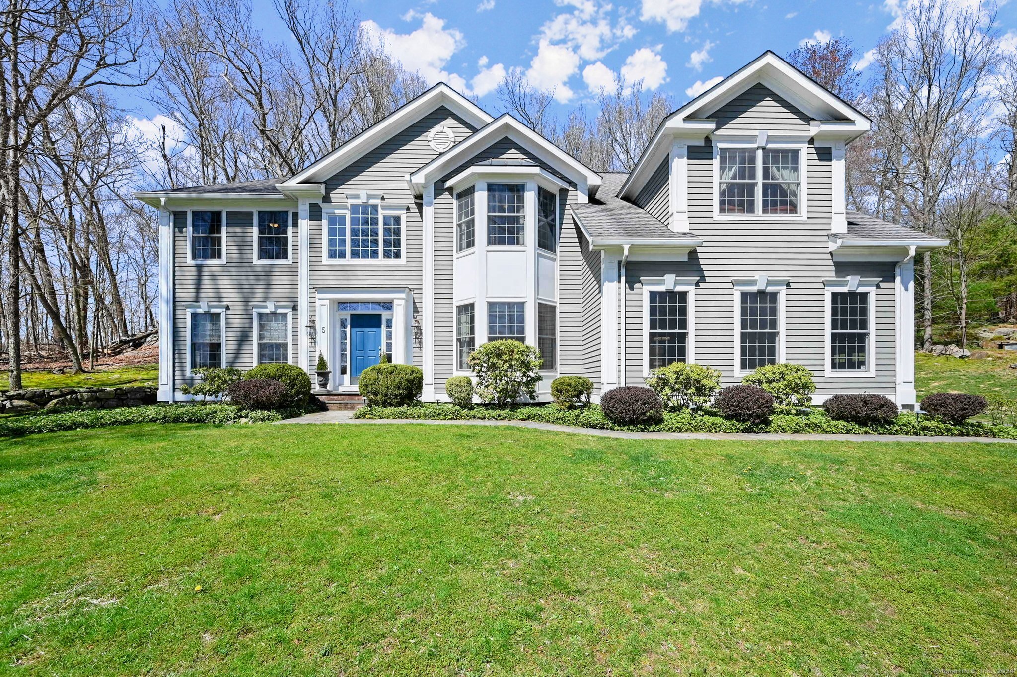 Property for Sale at 5 Still Hollow Place, Ridgefield, Connecticut - Bedrooms: 4 
Bathrooms: 4 
Rooms: 9  - $1,295,000