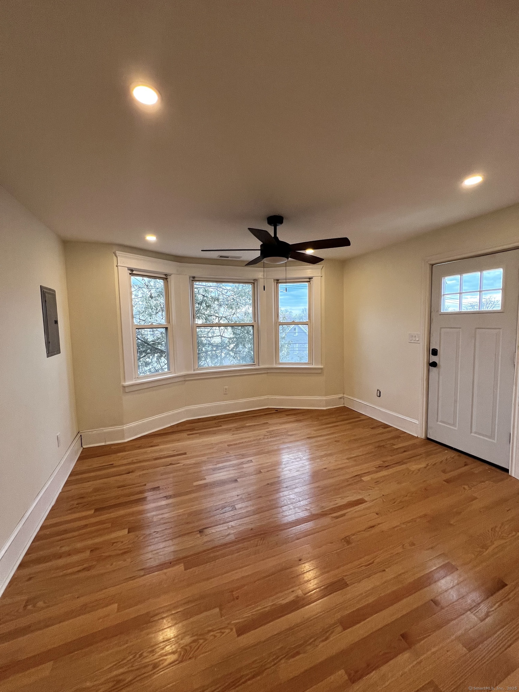 Rental Property at Couch Street, Norwalk, Connecticut - Bedrooms: 3 
Bathrooms: 2 
Rooms: 5  - $2,900 MO.