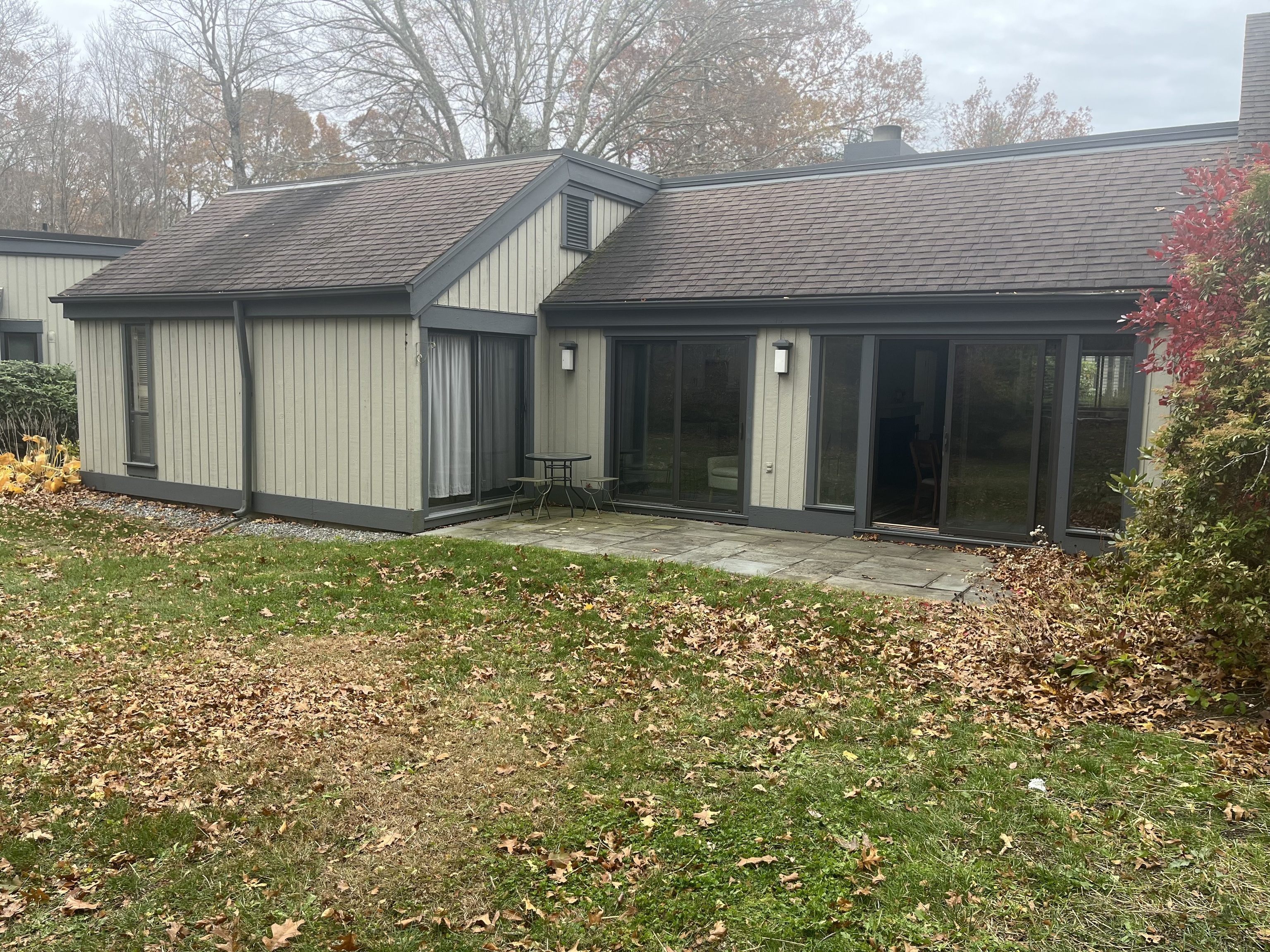 865 Heritage Village B