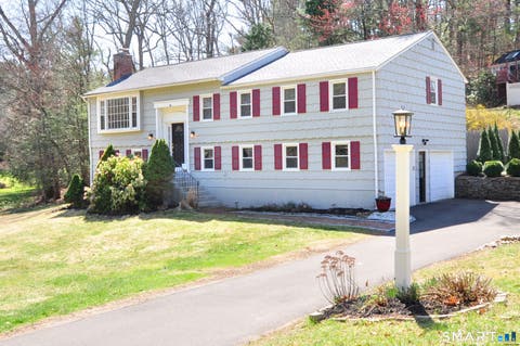 Homes For Sale - 33 Chestnut Hill Road<br/> Simsbury, CT 06070