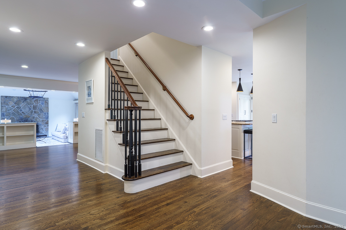 Stonington, Connecticut 06355, United States, 4 Bedrooms Bedrooms, ,4 BathroomsBathrooms,Residential,Active,167694