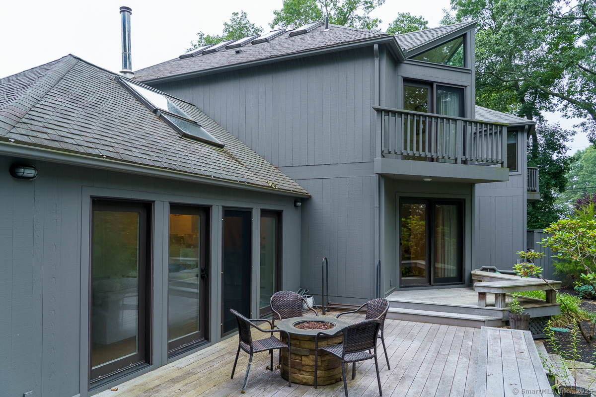 Stonington, Connecticut 06355, United States, 4 Bedrooms Bedrooms, ,4 BathroomsBathrooms,Residential,Active,167694