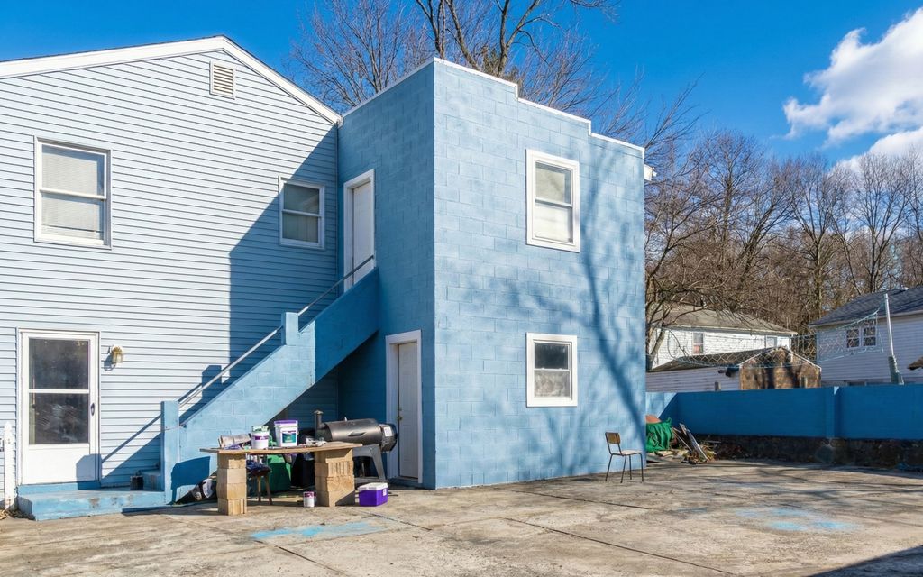 Photo of 278 Wall Street, Waterbury, CT 06704 (MLS # 24138169)