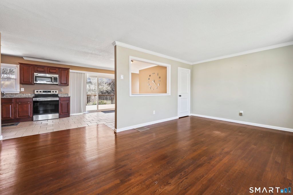 Photo of 46 Greenview Drive, Waterbury, CT 06708 (MLS # 24158833)