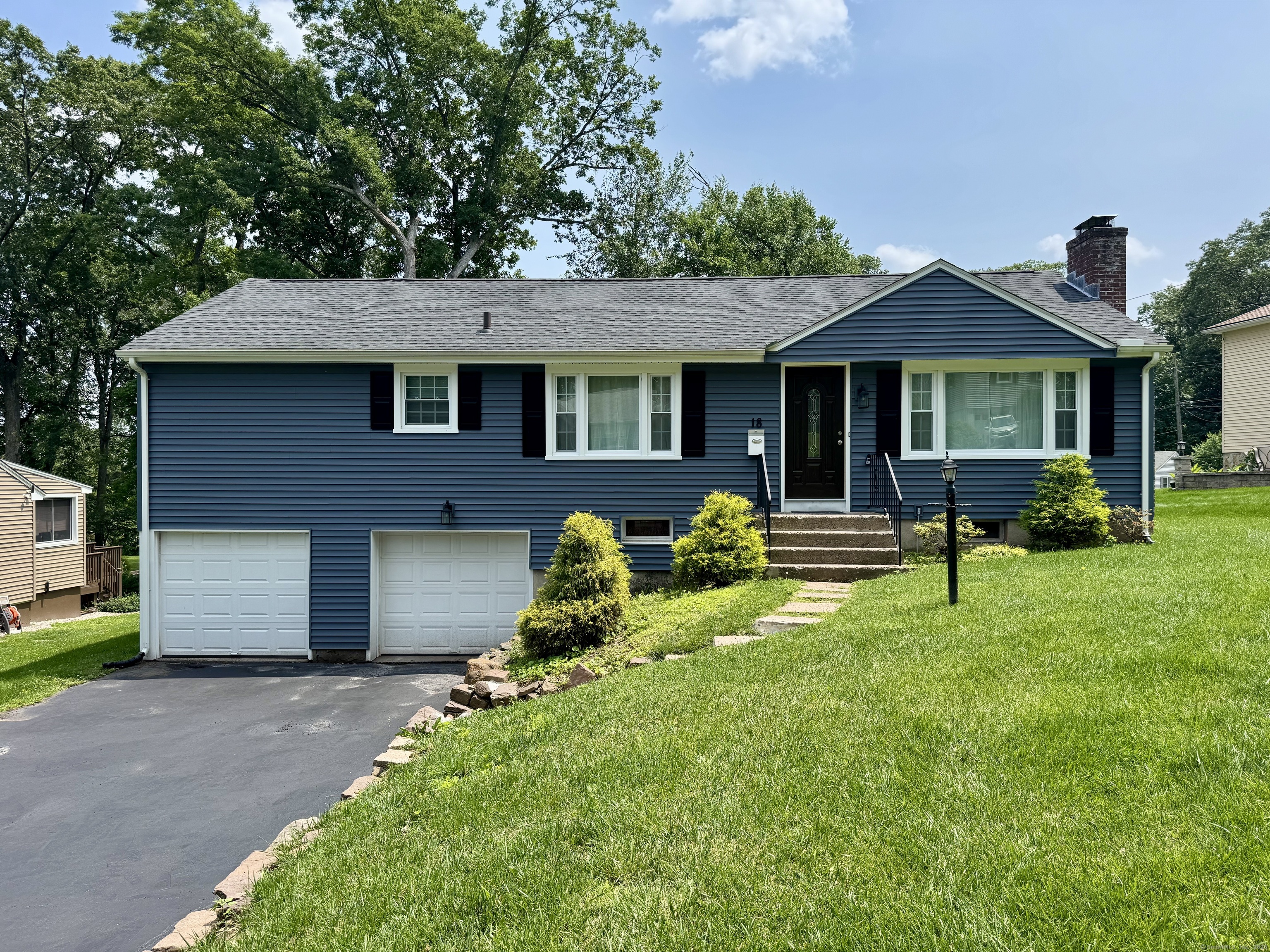 Rental Property at Dogwood Road, Wethersfield, Connecticut - Bedrooms: 3 
Bathrooms: 2 
Rooms: 5  - $2,950 MO.